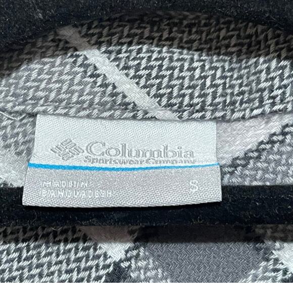 Columbia Plaid Flannel Button Down Shirt Women's Small Gray White Black-Casual - Picture 3 of 9